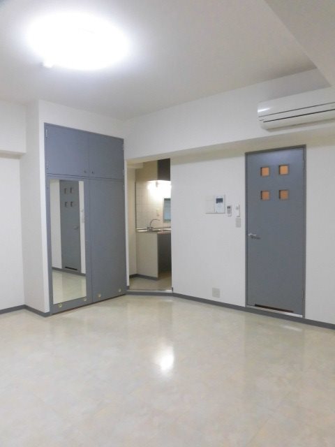 D's LYRA