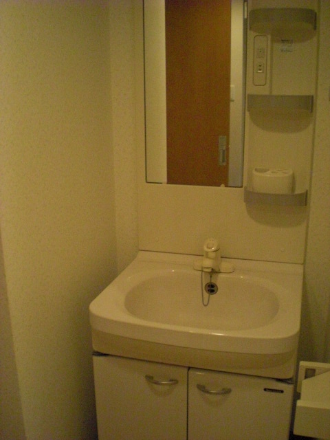 作思以度　衣笠