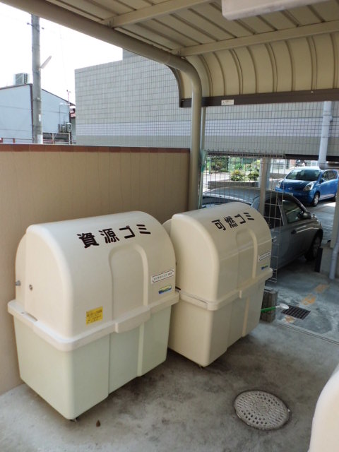 ラフィーネ西沢