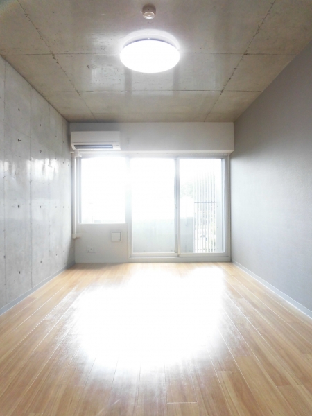 シャーロット・オーク