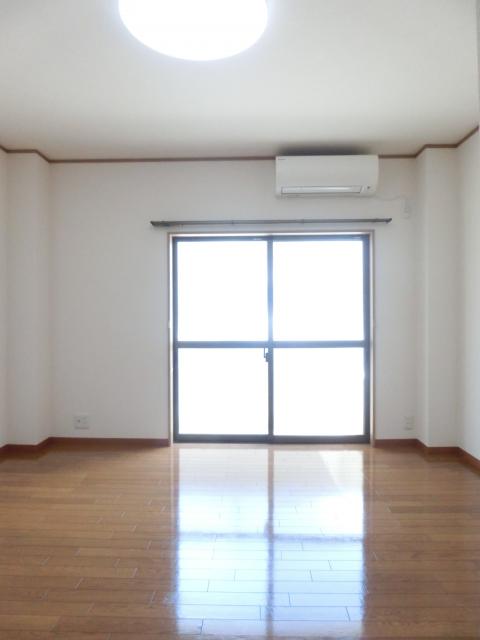 ハイツタケウチ