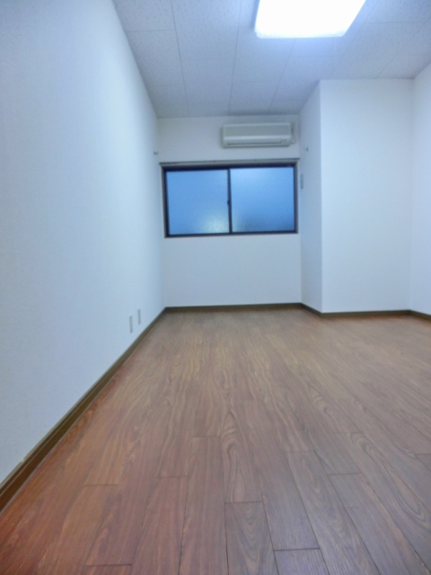 ロイヤルハイツフジイ