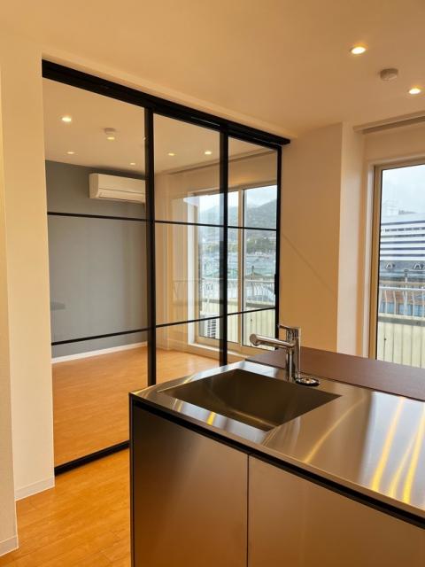 成山ビル