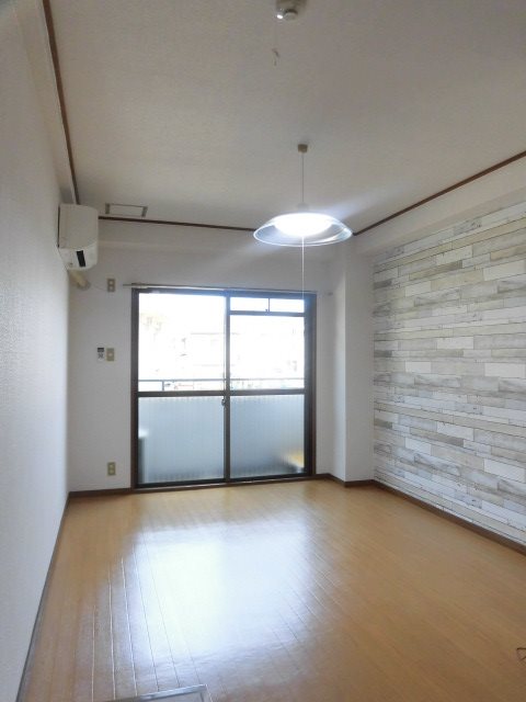 シャルマンまえ川