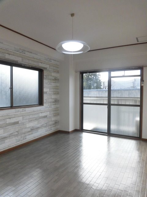 シャルマンまえ川