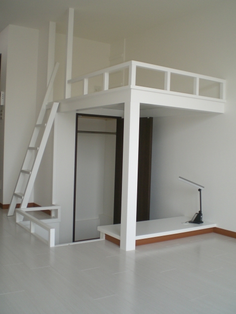 ホワイトハイムKAGAMIISHI