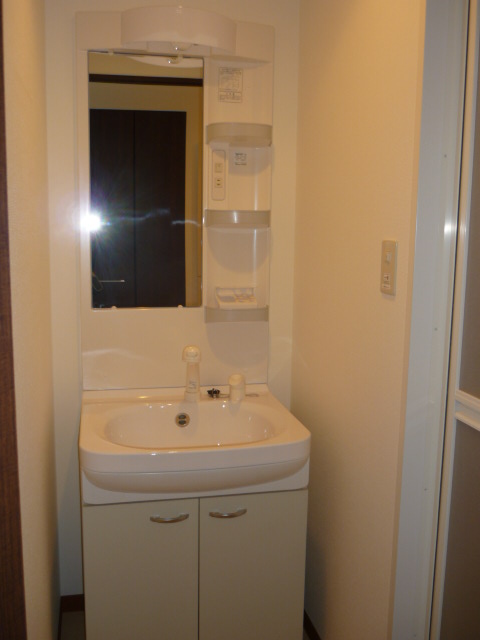 ホワイトハイムKAGAMIISHI