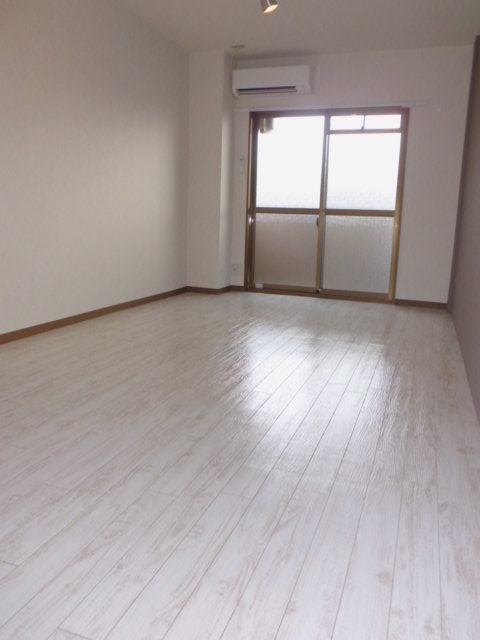 フラッツ太秦