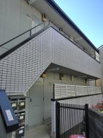 大学徒歩圏内、閑静な住宅街にある全６戸のかわいいハイツです。